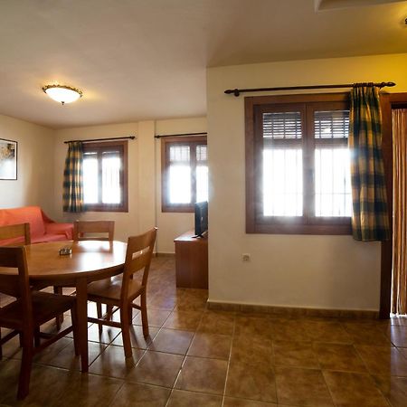 Apartamentos Berrocal Alcala del Jucar Esterno foto